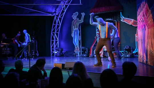 10_BlueManGroup_DZ2A5292_b_medium300.jpg