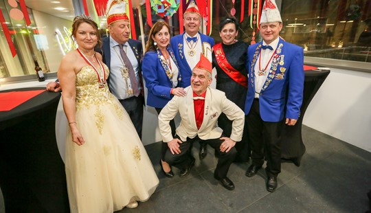 DZ2A9073 B Medium300