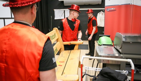 40_Backstage_DZ2A5891_b_medium300.jpg